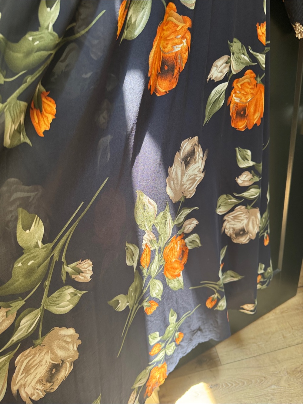 Cute floral dress, perfect for weddings, showers or parties - Picture 6 of 7